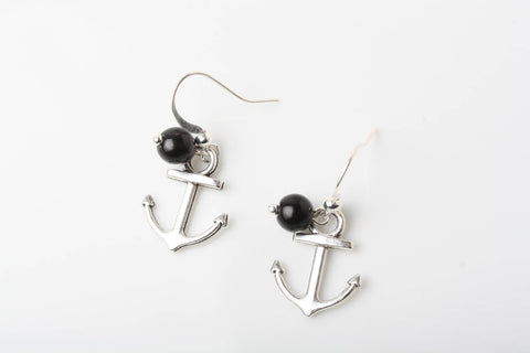 Make a wish silver plated tiny anchor earrings whit navy pearl, anchor silver earrings, perle marine et breloque argent ancre de bateau Comme un ange