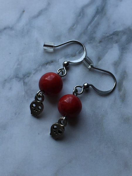 Boucles d'oreilles bille rouge tete de mort, sull earring,  red ball Comme un ange