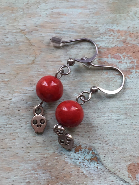 Boucles d'oreilles bille rouge tete de mort, sull earring,  red ball Comme un ange