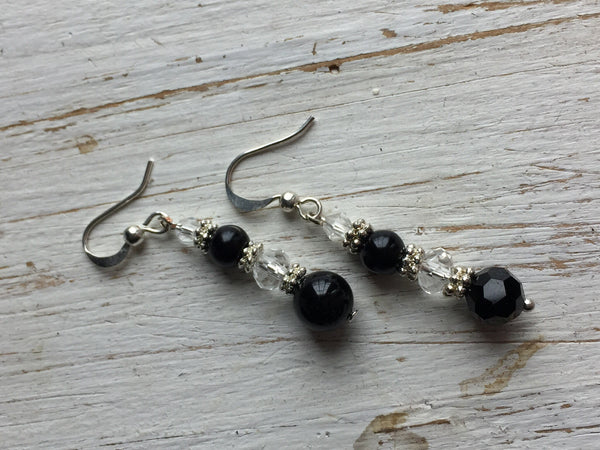 Boucles d’oreilles longues cristal et perles noirs black long Earrings Comme un ange