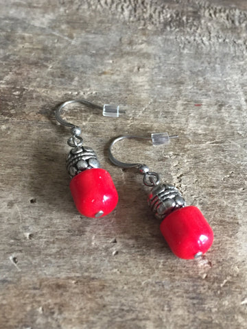 Boucles d’oreilles rouges boule métallique red earrings metal ball Comme un ange