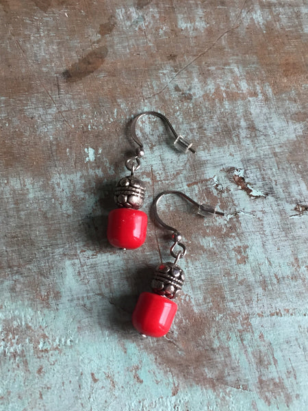 Boucles d’oreilles rouges boule métallique red earrings metal ball Comme un ange