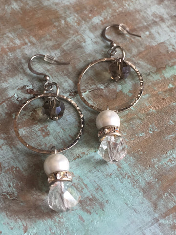 Boucles d’oreilles cercle métallique perle pearl Earring Comme un ange