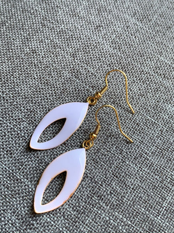 Boucles d’oreilles blanche et or chic Comme un ange