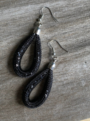 Boucles d’oreilles noir chic Comme un ange