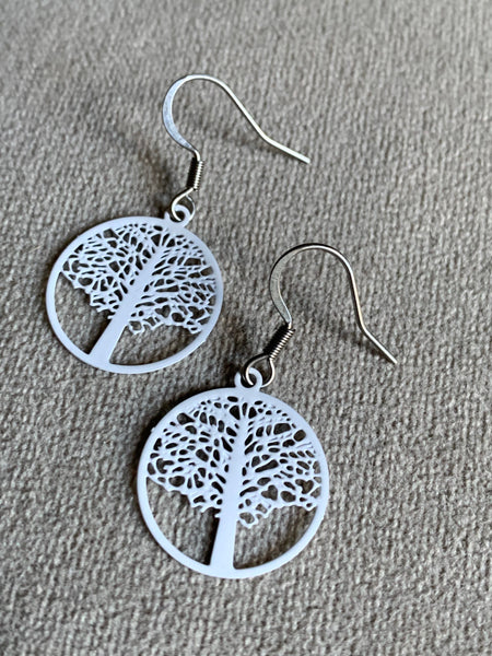 Boucles d’oreilles arbre de vie BLANC CROCHET STAINLESS STEEL Bijoux Arbre de Vie - Symboles de Protection et d'Harmonie Comme un ange