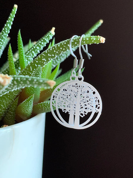 Boucles d’oreilles arbre de vie BLANC CROCHET STAINLESS STEEL Bijoux Arbre de Vie - Symboles de Protection et d'Harmonie Comme un ange