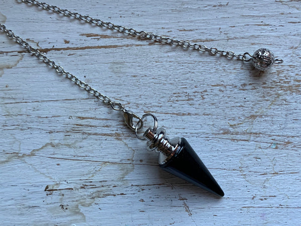 gemstone divination  pendulum witch yes no question pendulum dowsing tool gift for mom spiritual Wiccan jewelry chakras healing zen Comme un ange