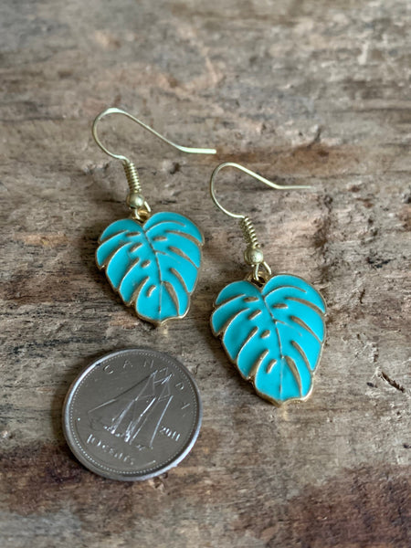 Boucles d’oreilles breloque feuille de palmier turquoise et or Comme un ange