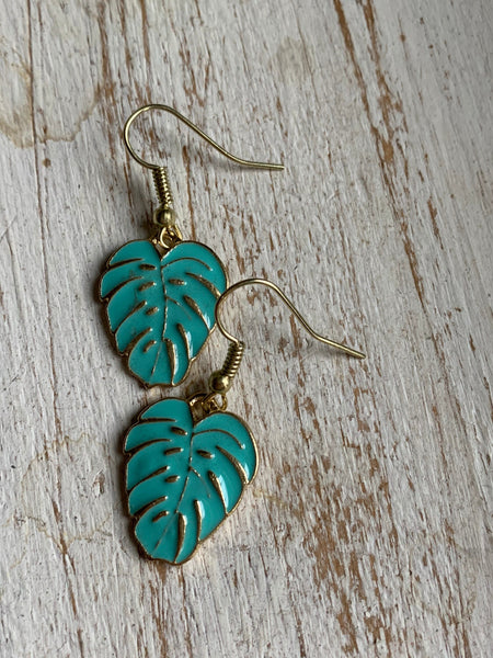 Boucles d’oreilles breloque feuille de palmier turquoise et or Comme un ange