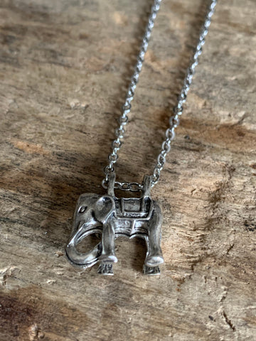 Collier breloque éléphant argent Comme un ange