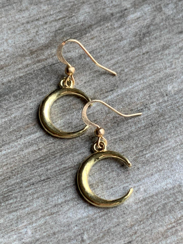 Boucles d’oreilles breloque lune or Comme un ange