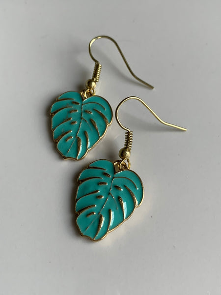 Boucles d’oreilles breloque feuille de palmier turquoise et or Comme un ange