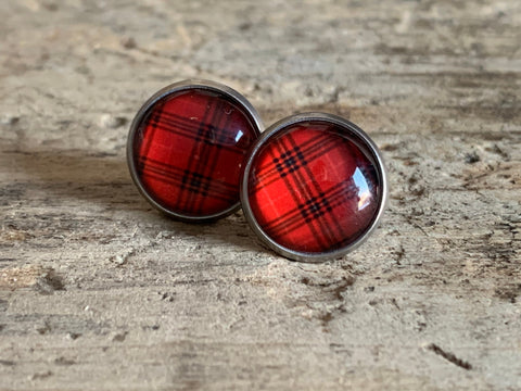 Boucles d’oreilles cabochon de verre carotté rouge et noir style chasse bûcheron Comme un ange