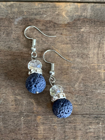 Boucles d’oreilles pierre de lave bleue royale et perle transparente Comme un ange