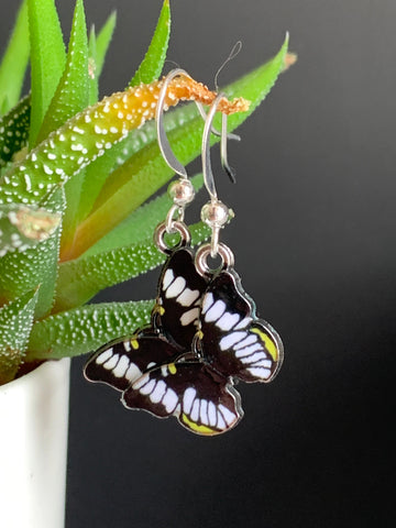 Boucles d’oreilles breloque papillon noir et jaune sur crochet alliage de métaux argent Comme un ange