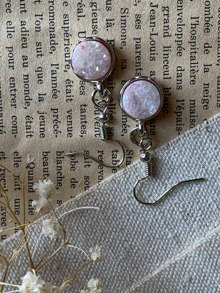Boucles d’oreilles style druzy rose sur crochet alliage de métaux argent Comme un ange