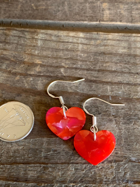 Boucles d’oreilles breloque coeur en résine rouge Comme un ange