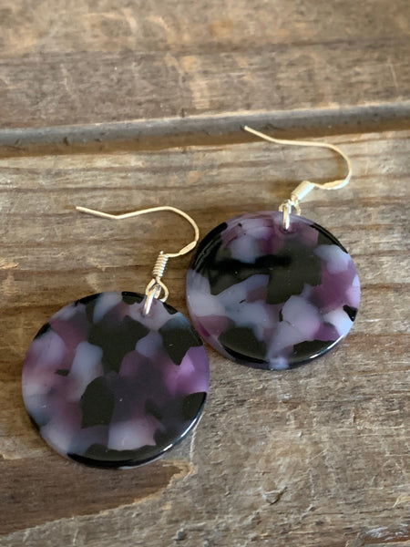 Boucles d’oreilles breloque de résine mauve et transparente sur crochet alliage de métaux argent Comme un ange