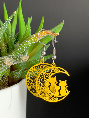 Boucles d’oreilles breloque chat sur la lune jaune sur crochet alliage de métaux argent Comme un ange