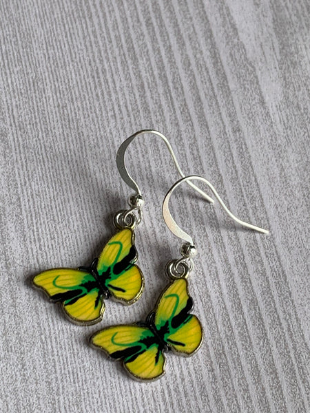 Boucles d’oreilles breloque papillon jaune sur crochet alliage de métaux argent Comme un ange