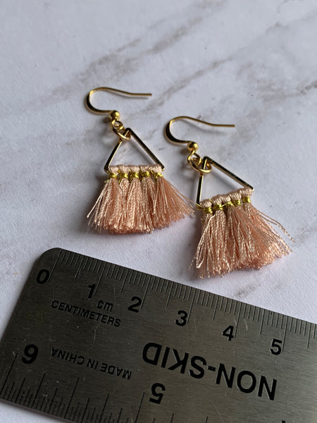 Boucles d’oreilles boho vintage tassel  rose Comme un ange