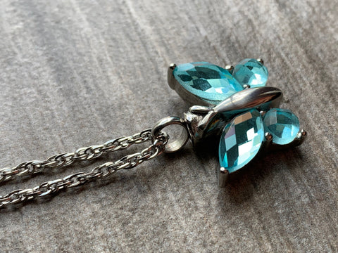 Collier breloque papillon bleu bijoux commémoratifs décès Comme un ange