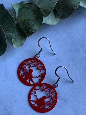 Boucles d’oreilles petite fée rouge, installez la magie dans votre vie Comme un ange