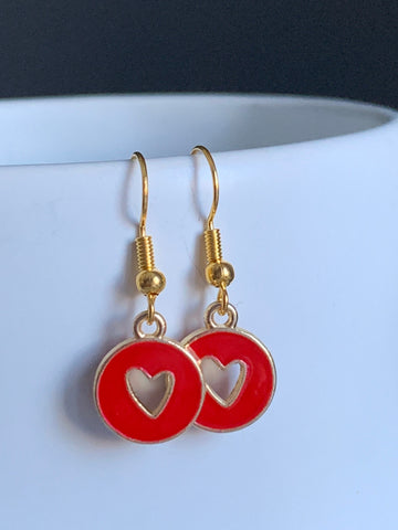 Boucles d’oreilles breloque coeur rouge sur crochet alliage de métaux or Comme un ange