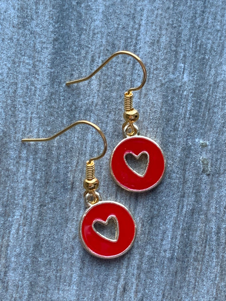 Boucles d’oreilles breloque coeur rouge sur crochet alliage de métaux or Comme un ange