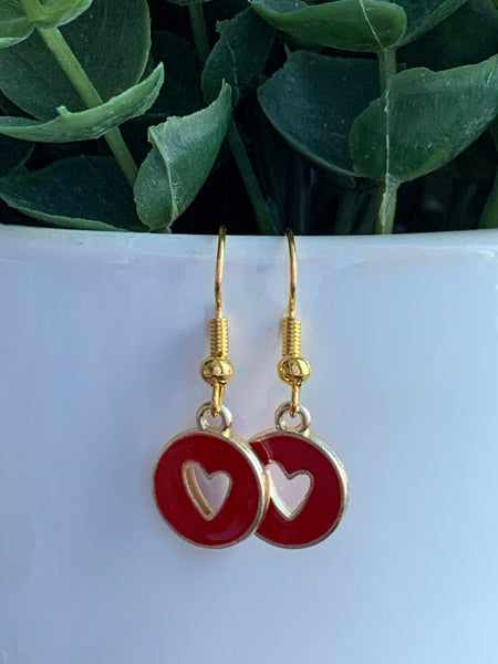 Boucles d’oreilles breloque coeur rouge sur crochet alliage de métaux or Comme un ange