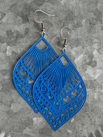 Boucles d’oreilles breloque feuille bleue Comme un ange