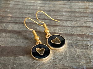 Boucles d’oreilles breloque coeur noir sur crochet alliage de métaux or Comme un ange