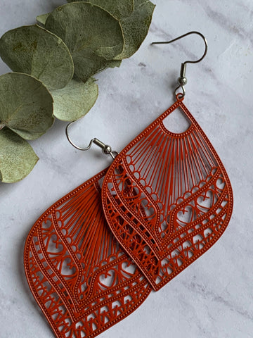 Boucles d’oreilles feuille dentelle orange Comme un ange