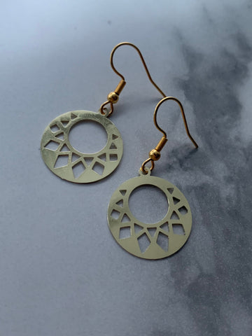 Boucles d’oreilles breloque mandala soleil or Comme un ange