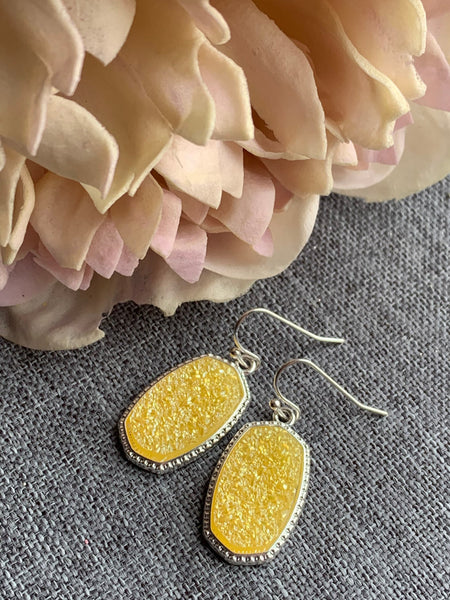 Bijoux style druzy jaune Comme un ange