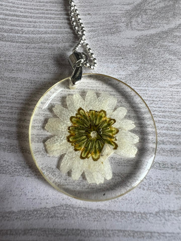 Collier fleur marguerite blanche Comme un ange