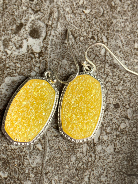 Bijoux style druzy jaune Comme un ange