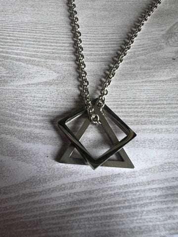 Collier non genre collier homme géométrique triangle carré Comme un ange