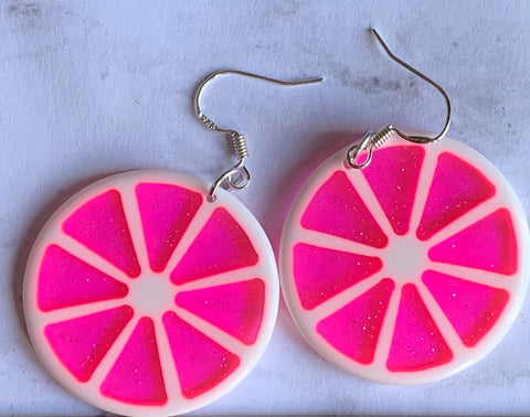 Boucles d’oreilles breloque citron rose en résine sur crochet alliage de métaux argent Comme un ange