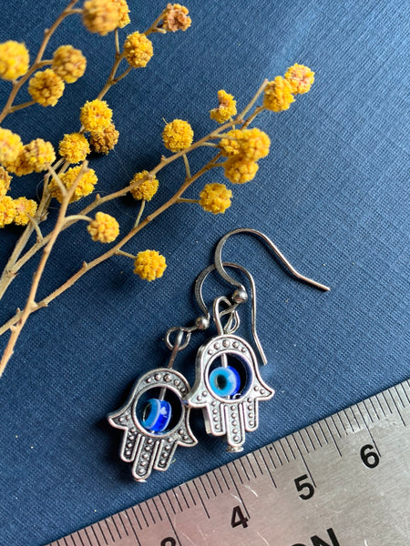 Boucles d’oreilles breloque main de Fatima fatma protection sur crochet alliage de métaux argent Comme un ange