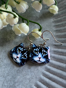 Boucles d’oreilles breloque tête de chat noir sur crochet alliage de métaux argent Comme un ange