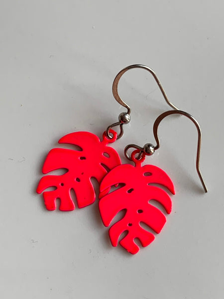 Boucles d’oreilles breloque feuille de palmier rose fluo sur crochet alliage de métaux argent Comme un ange