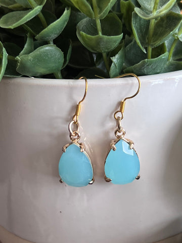 Boucles oreilles petites gouttes bleues Comme un ange