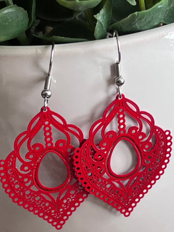 Boucles oreilles gouttes dentelles rouges Comme un ange