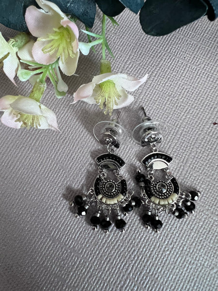 Boucles oreilles boho bohèmes noirs Comme un ange