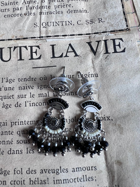 Boucles oreilles boho bohèmes noirs Comme un ange