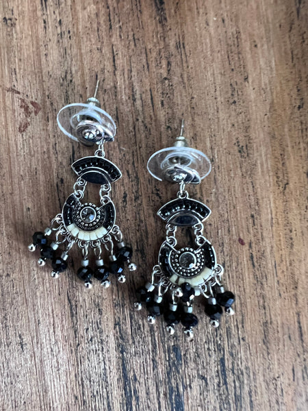 Boucles oreilles boho bohèmes noirs Comme un ange