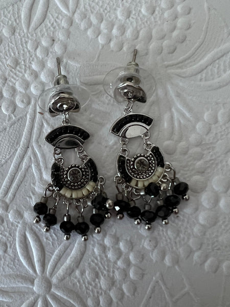 Boucles oreilles boho bohèmes noirs Comme un ange