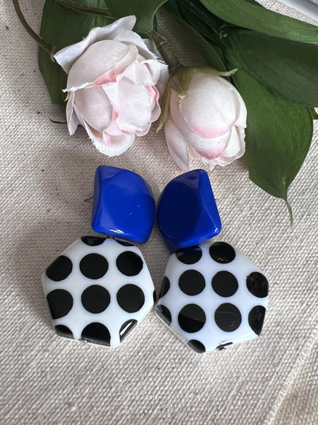 Boucles oreilles géométriques originales pois noirs bleu - Comme un ange